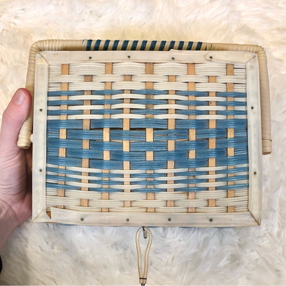 Vintage 1960s/70s Vinyl Wicker Mini Sewing Basket - Picture 6 of 13